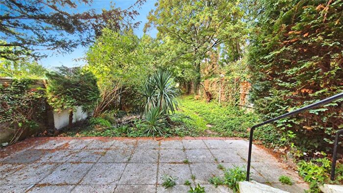 1 Bedroom Flat For Sale In Birdhurst Road, South Croydon, CR2