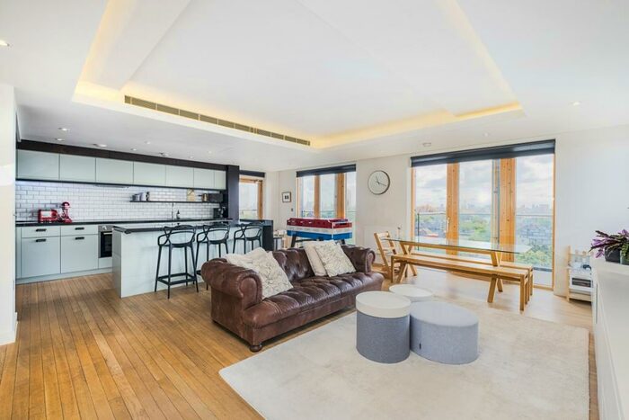 3 Bedroom Duplex To Rent In Cobblestone Square London, E1W