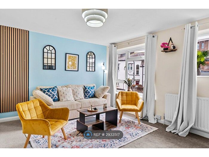 5 Bedroom Terraced House To Rent In Grove Crescent, Kingston Upon Thames, KT1