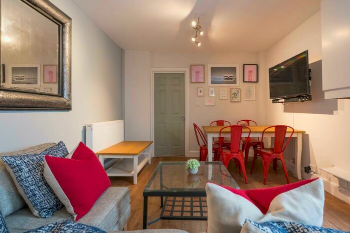 4 Bedroom Terraced House To Rent In Richmond Road, Cardiff, CF24