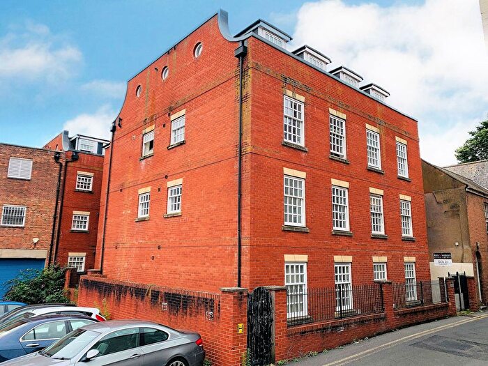 2 Bedroom Flat To Rent In George Street, Bridgwater, TA6