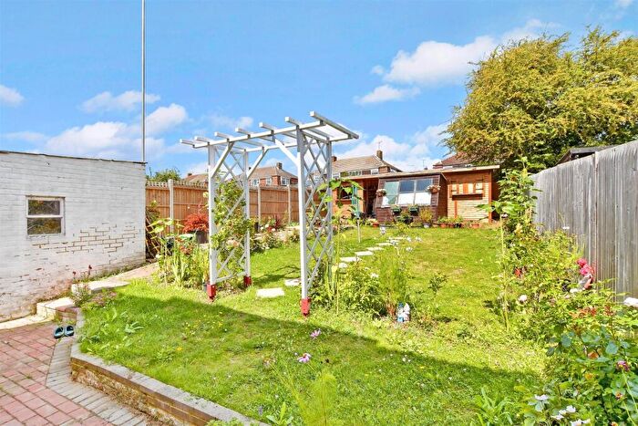 3 Bedroom Semi-Detached House For Sale In Wylie Road, Hoo, Rochester, Kent, ME3