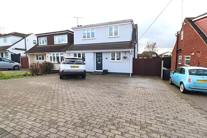 3 Bedroom Semi Detached House For Sale In Eastcheap, Rayleigh, SS6