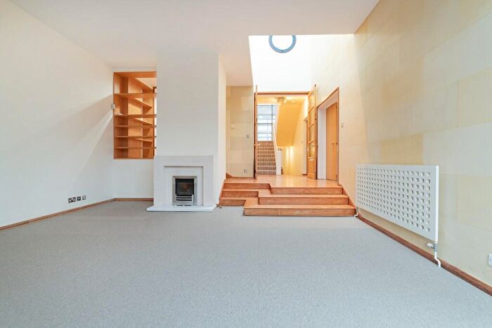 5 Bedroom Detached House To Rent In Birchwood Drive, London, NW3