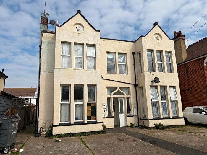 3 Bedroom Flat To Rent In Carnarvon Road, Clacton-On-Sea, CO15