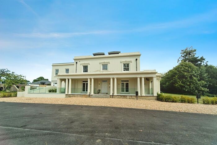 2 Bedroom Flat For Sale In Ardingly Road, Lindfield, Haywards Heath, RH16