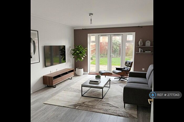 5 Bedroom Semi-Detached House To Rent In Drum Road, Eastleigh, SO50