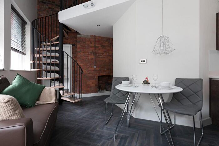 1 Bedroom Apartment To Rent In King Street, Manchester, Greater Manchester, M2