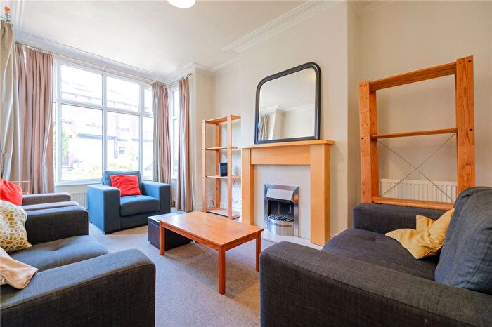 6 Bedroom Terraced House For Sale In Newport Gardens, Leeds, West Yorkshire, LS6