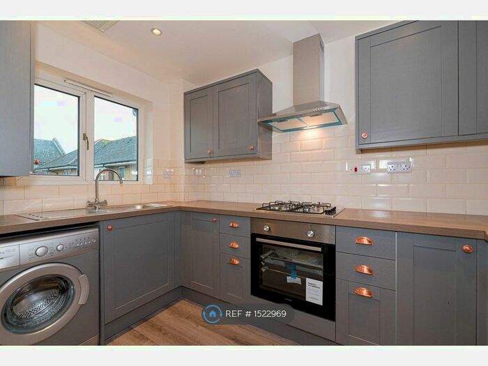 1 Bedroom Flat To Rent In Roma Court, London, SW12