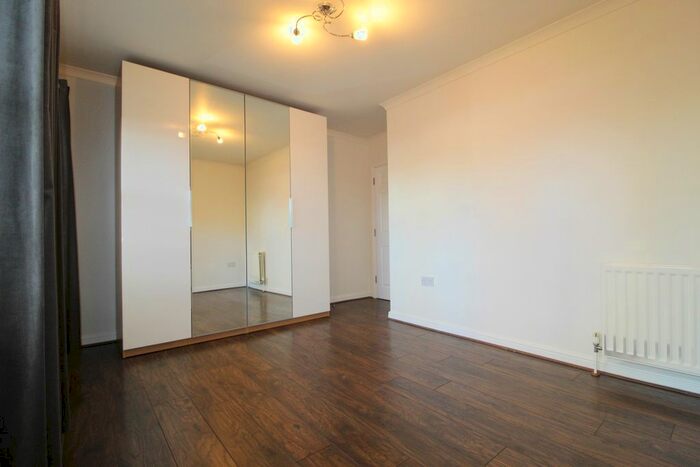 2 Bedroom Flat To Rent In Glenmere Row, Lee, Lewisham, SE12