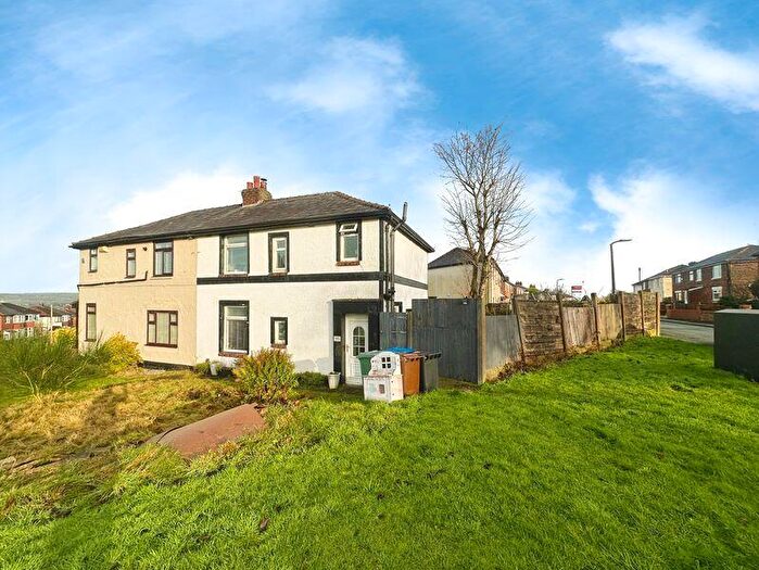 3 Bedroom Semi Detached House For Sale In Outwood Road, Radcliffe, M26