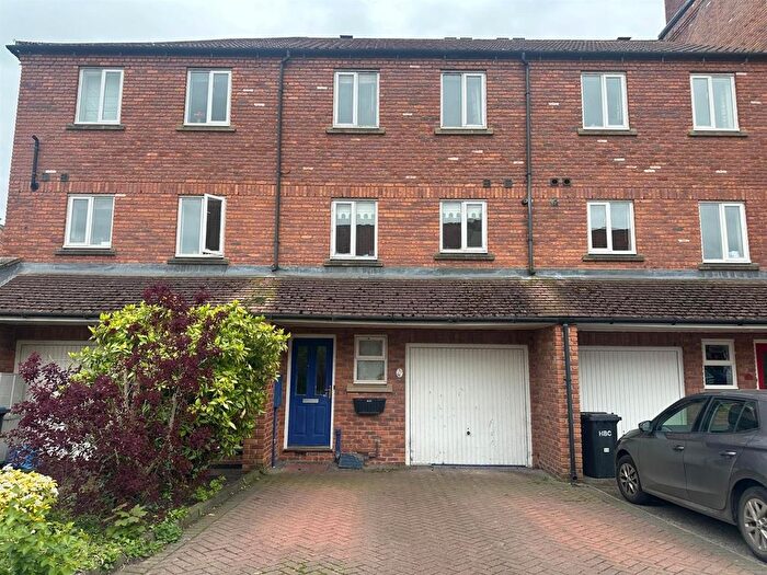 4 Bedroom Detached House For Sale In Waterside, Boroughbridge, York, YO51