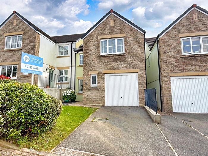 4 Bedroom Semi Detached House For Sale In Minute Walk To Swanpool Beach, Falmouth, TR11