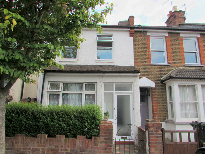 1 Bedroom Flat To Rent In Graham Road, Harrow Wealdstone, Middlesex, HA3