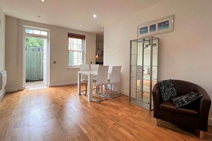 2 Bedroom Flat To Rent In Trafalgar Road, Greenwich, SE10