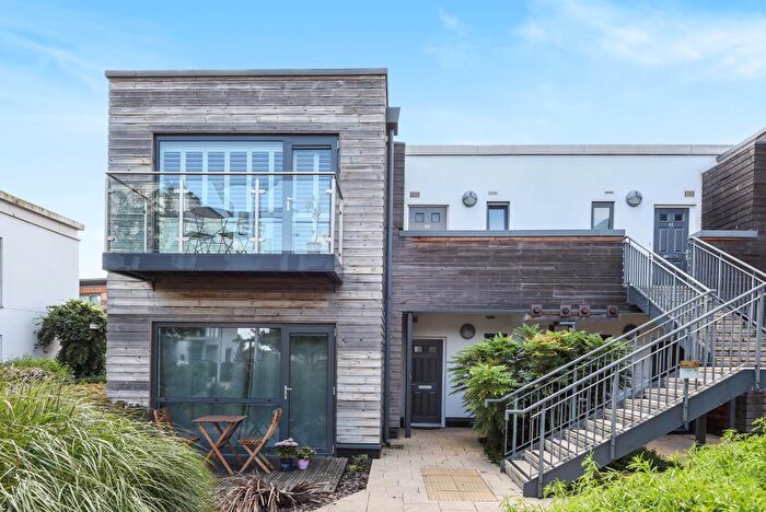 2 Bedroom Apartment To Rent In Newbury, Berkshire, RG14