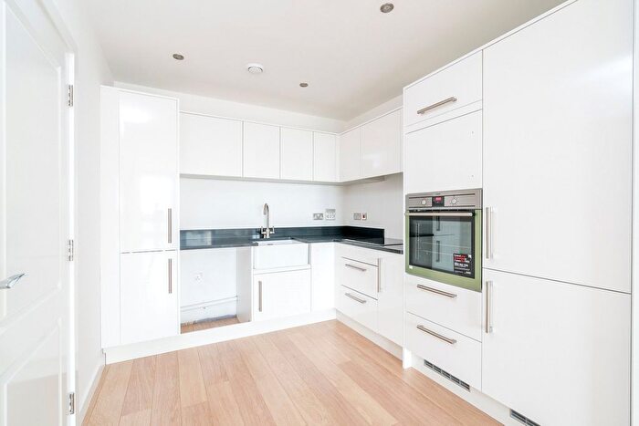 2 Bedroom Flat To Rent In Eagle Heights, Waterside Way, London, N17