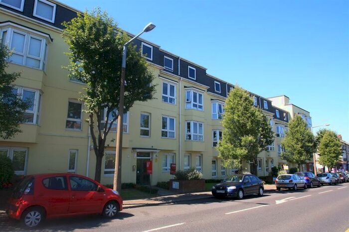 1 Bedroom Apartment To Rent In Station Road, Westcliff-On-Sea, SS0