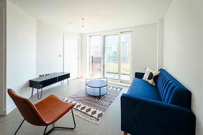 1 Bedroom Apartment To Rent In Railings, M5