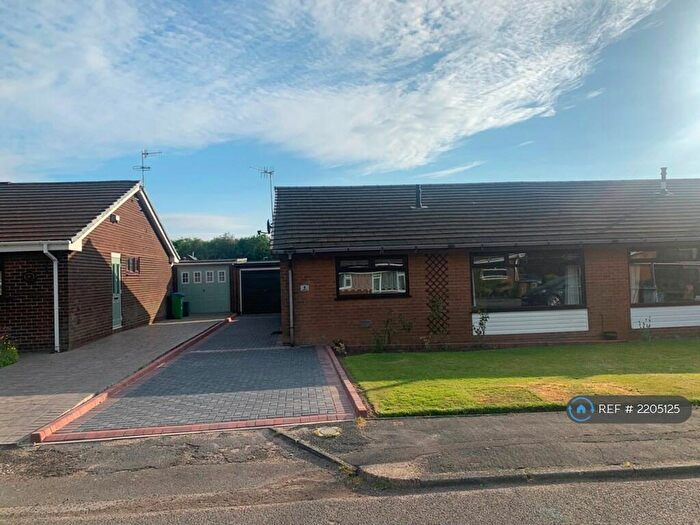 3 Bedroom Bungalow To Rent In Laburnum Way, Littleborough, OL15