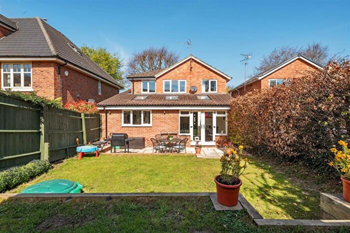 3 Bedroom Link Detached House For Sale In Fidlers Walk, Wargrave, Reading, Berkshire, RG10