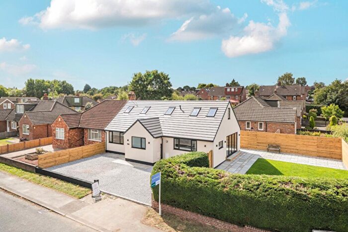 4 Bedroom Bungalow For Sale In Plompton Drive, Harrogate, HG2