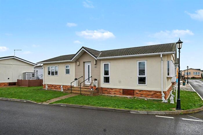 2 Bedroom Park Home For Sale In No Chain - Kings Park, Canvey Island, SS8