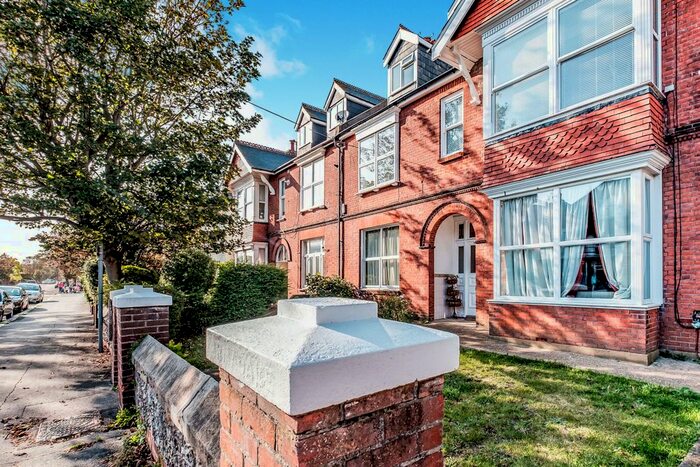 1 Bedroom Flat To Rent In Church Walk, Worthing, BN11