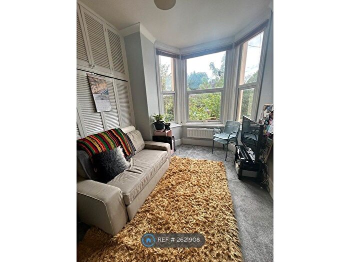 Studio To Rent In Craufurd Rise, Maidenhead, SL6