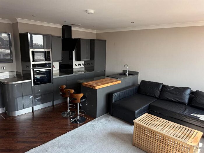 2 Bedroom Apartment To Rent In Th Floor, Essex House, Manor Street, Hull, HU1