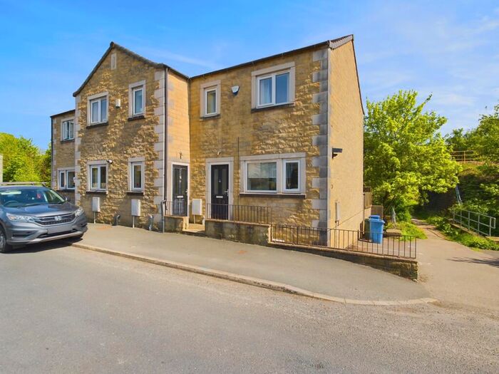 3 Bedroom Town House To Rent In Otley Road, Skipton, BD23