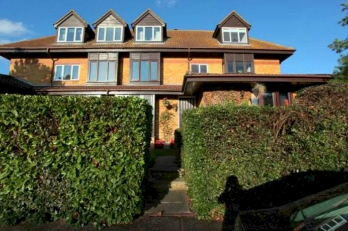 1 Bedroom Flat To Rent In Beetham Court, Crouchfields, Chapmore End, SG12