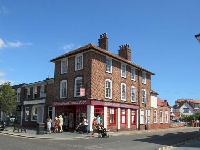 2 Bedroom Flat To Rent In Connaught Avenue, Frinton-On-Sea, Essex, CO13