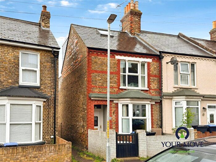 4 Bedroom End Of Terrace House For Sale In Winstanley Crescent, Ramsgate, Kent, CT11