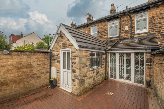 1 Bedroom Terraced House To Rent In Back Holywell Lane, Shadwell, Leeds, LS17