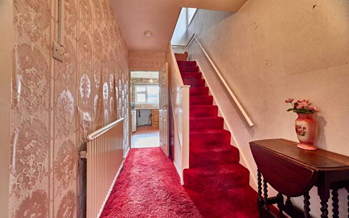 3 Bedroom Detached House For Sale In Farneway, Hinckley, LE10