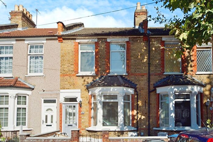 3 Bedroom Terraced House For Sale In Southfield Road, Enfield, EN3