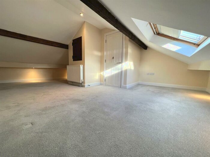 3 Bedroom Terraced House To Rent In Hope Street, Old Glossop, SK13