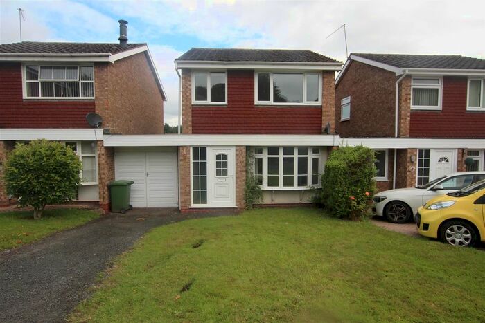3 Bedroom Link Detached House To Rent In Alveston Close, Redditch, B98
