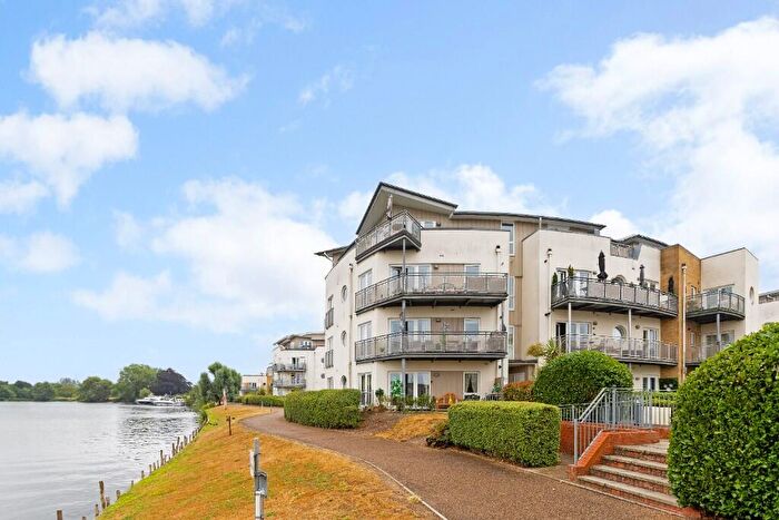 2 Bedroom Apartment For Sale In Bridge Wharf, Chertsey, Surrey, KT16
