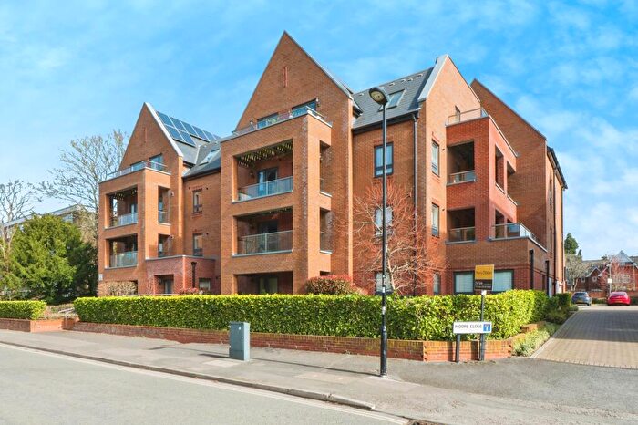 2 Bedroom Flat For Sale In Moore Close, Southampton, Hampshire, SO15