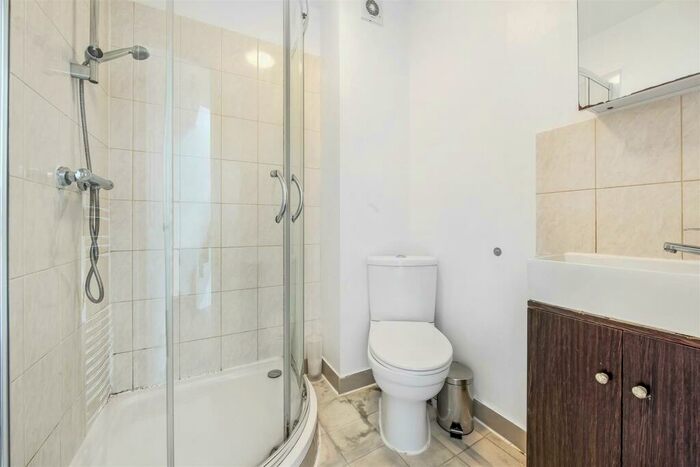 4 Bedroom House To Rent In Henshaw Street, London, SE17