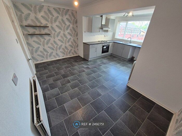 3 Bedroom End Of Terrace House To Rent In Penshurst Avenue, Hessle, HU13