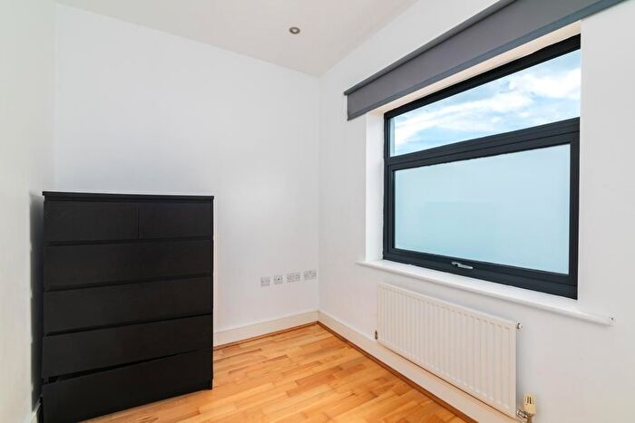 3 Bedroom Terraced House For Sale In La Rose Lane, London, N15
