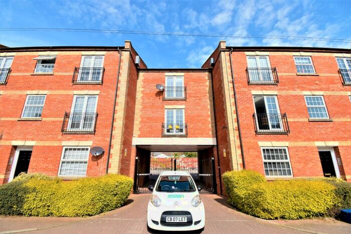 2 Bedroom Apartment To Rent In Gray Street, The Mounts, Northampton, NN1