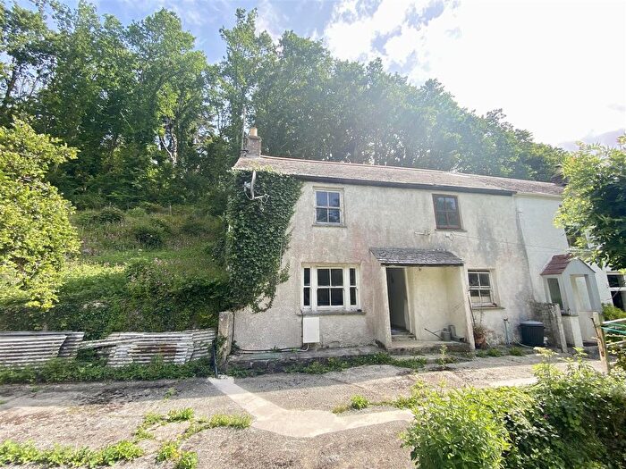 3 Bedroom Semi-Detached House For Sale In Porthallow, St. Keverne, Helston, TR12