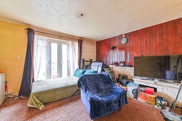 2 Bedroom Maisonette For Sale In Carnac Street, West Norwood, London, SE27