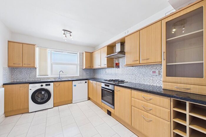 3 Bedroom Maisonette To Rent In St. Marys Walk, Maidenhead, Berkshire, SL6