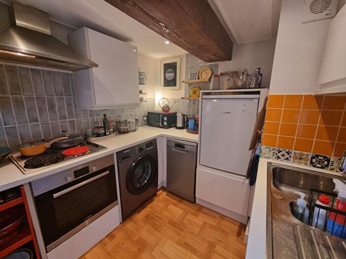 2 Bedroom Apartment To Rent In Jackson's Warehouse, Tariff Street, M1